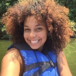 Meet your Posher, Makayla