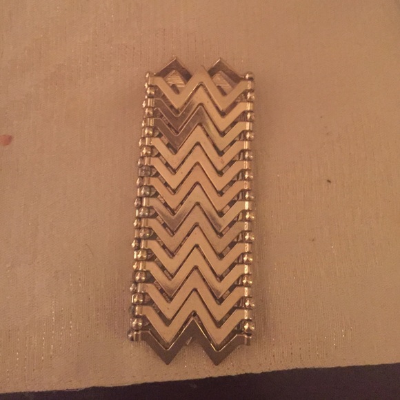 Gold stretch bracelet
