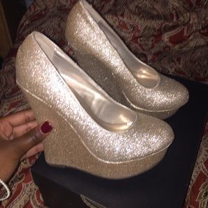 Sparkly gold wedges