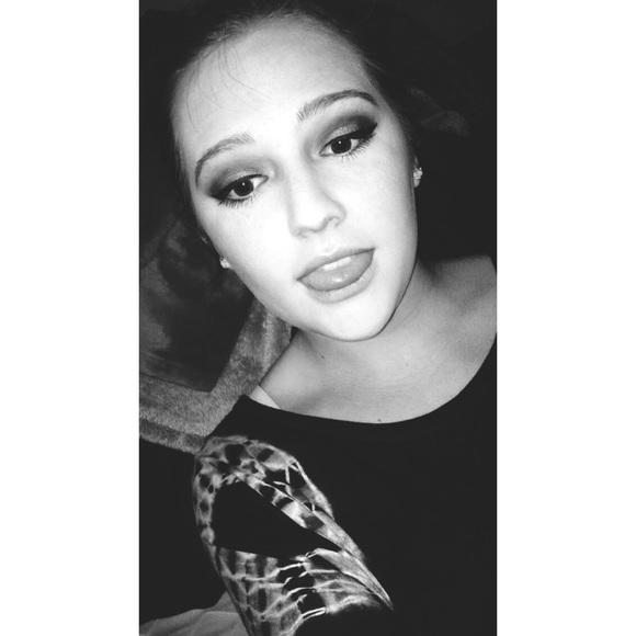 Meet your Posher, Lea