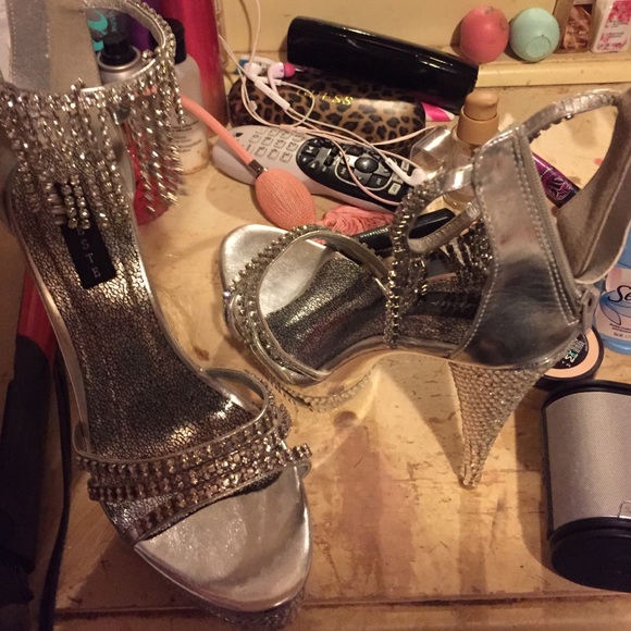 Heels - Picture 1 of 2