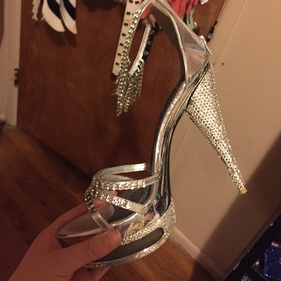 Heels - Picture 2 of 2