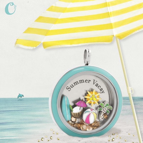 Large Origami Owl Locket with retired Aqua Face.