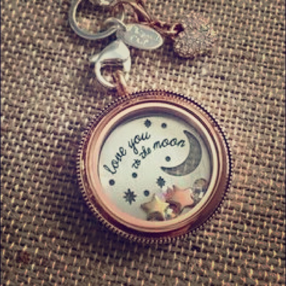Origami Owl Love you to the moon... and back plate