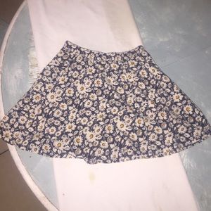 •floral flowy skirt