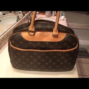Louis Vuitton Deauville Handbag