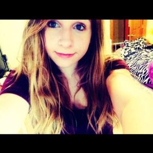 Meet your Posher, Lauren