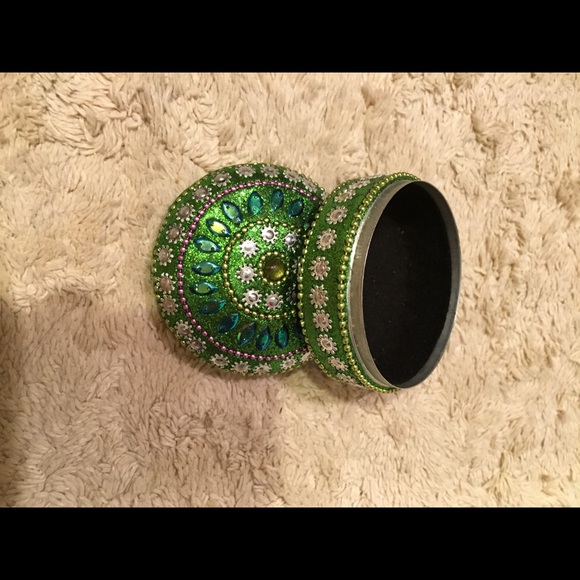 New Small Decorative Jewellery/gift box - Green - Picture 3 of 4