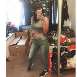 Meet your Posher, Yesenia