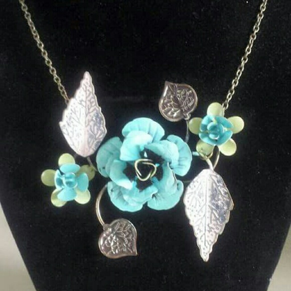 artfull Ventures Jewelry - Handmade Gorgeous Metal Floral Necklace
