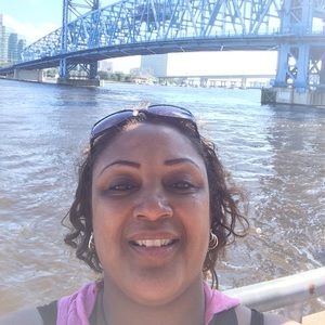 Meet your Posher, Gloria