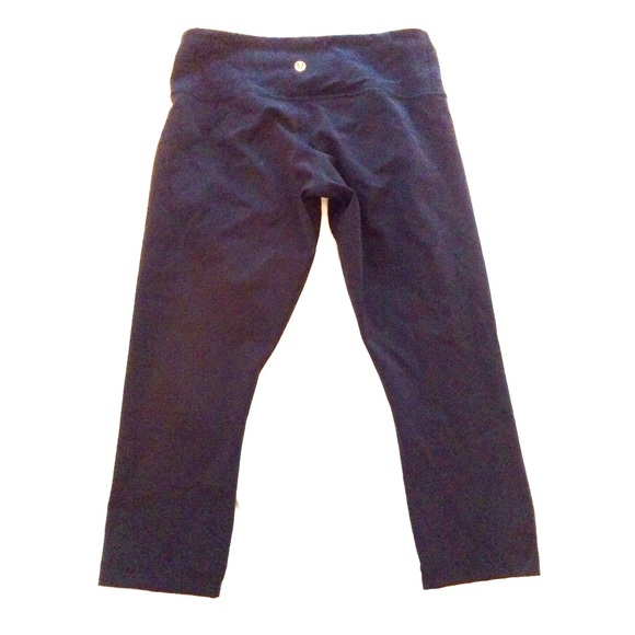 Lululemon cropped size 6 leggings