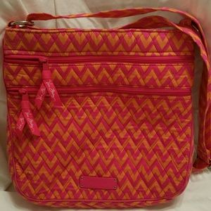 Vera Bradley Ziggy Zags Triple Zip Hipster