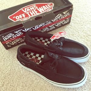 Brand new black vans!!