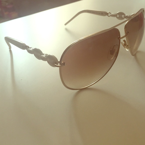 Gucci aviator in white/tan lens !Perfect condition