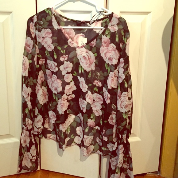 Forever 21. Never worn. Floral Chiffon top.