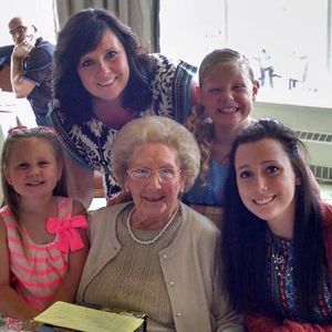 Meet your Posher, Leslie