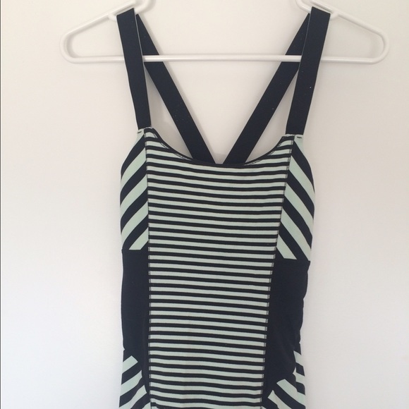 Lululemon top
