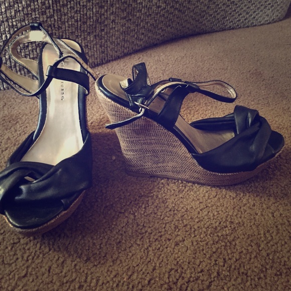 Black wedges - Picture 1 of 1