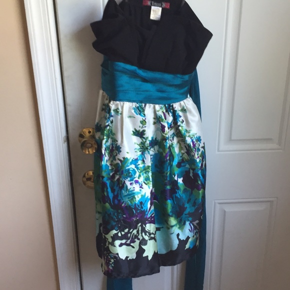 Pretty Semi Formal Floral Dress