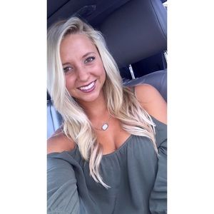 Meet your Posher, Mackenzie