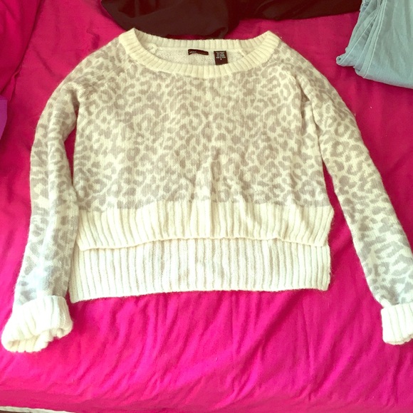 Sweater - Picture 1 of 1