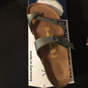 Women's size 11 mayari Birkenstocks