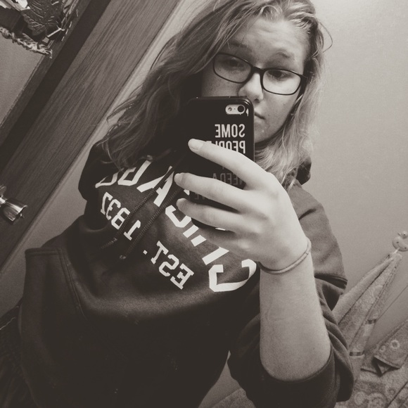 Meet your Posher, Alicha - Picture 1 of 1