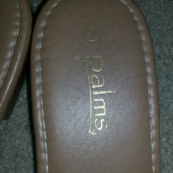 Tan sandals - Picture 2 of 4