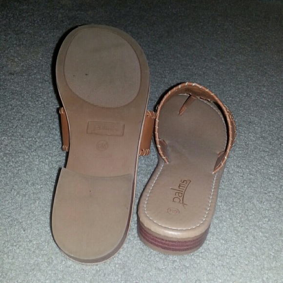 Tan sandals - Picture 4 of 4