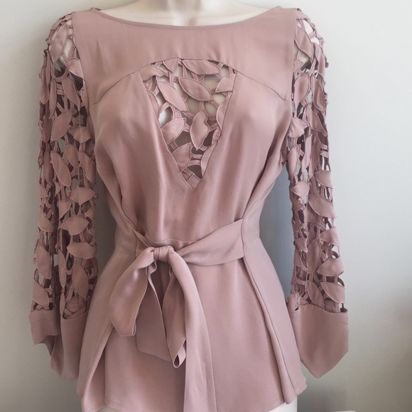 BCBGMaxAzria Tops - BCBGMAXAZRIA TOP