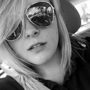 Meet your Posher, Lydia