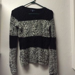Gap sweater