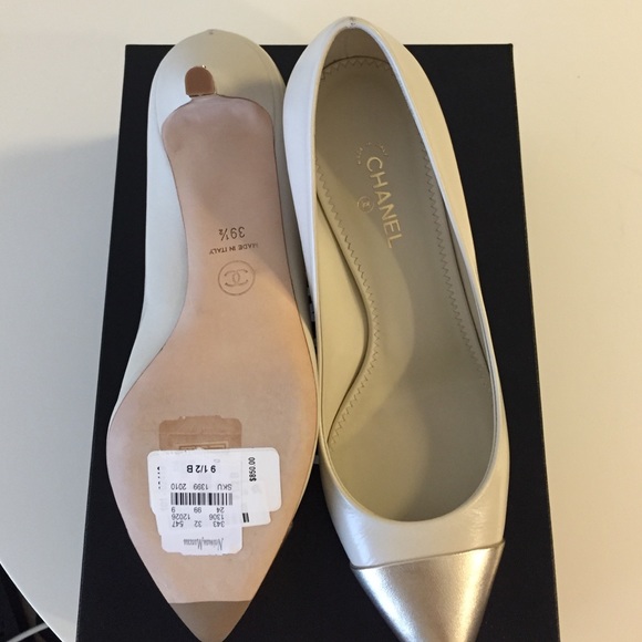 SOLD- 💯Authentic Chanel Pump - Picture 4 of 4