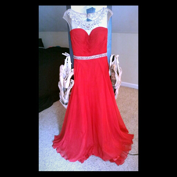 Alyce Paris Dresses & Skirts - ?Bright red prom dress.