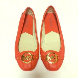 Michael Kors flats!!