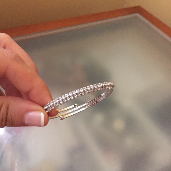 Wrap bangle - Picture 2 of 3