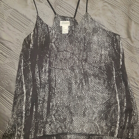 Brand🆕black and white top