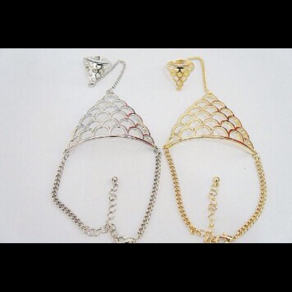 NEW Cute Bracelet and ring hand chain Gold/silver - Picture 3 of 3