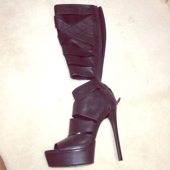 Gucci leather Cut out boots - Picture 1 of 2