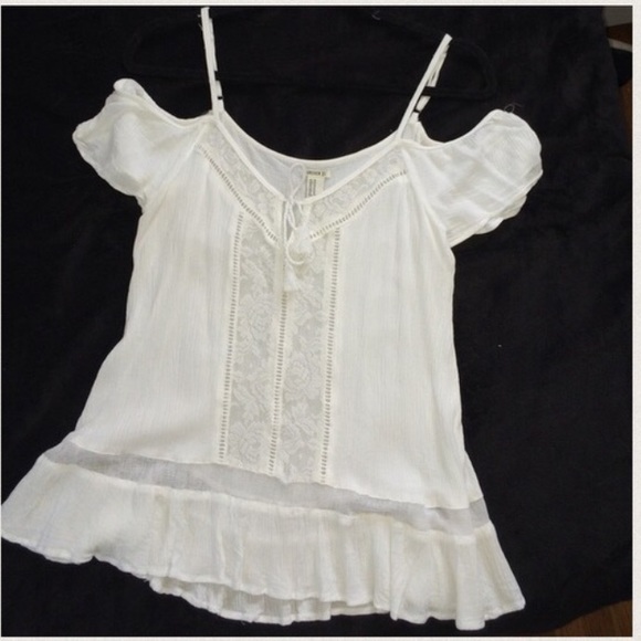 Bohemian white cold-shoulder top