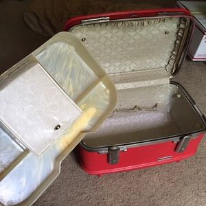American Tourister Train Case