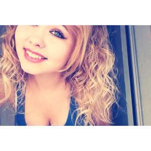 Meet your Posher, Lauren