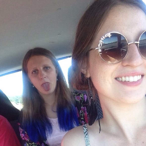 Meet your Posher, Jori - Picture 1 of 1