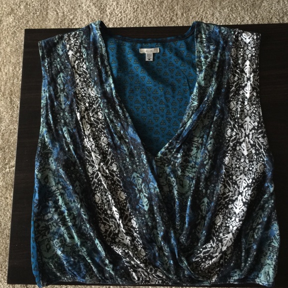 plunging v neck sleeveless top