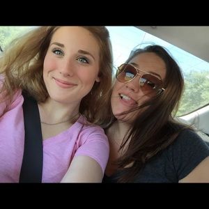 Meet your Posher, Carrie