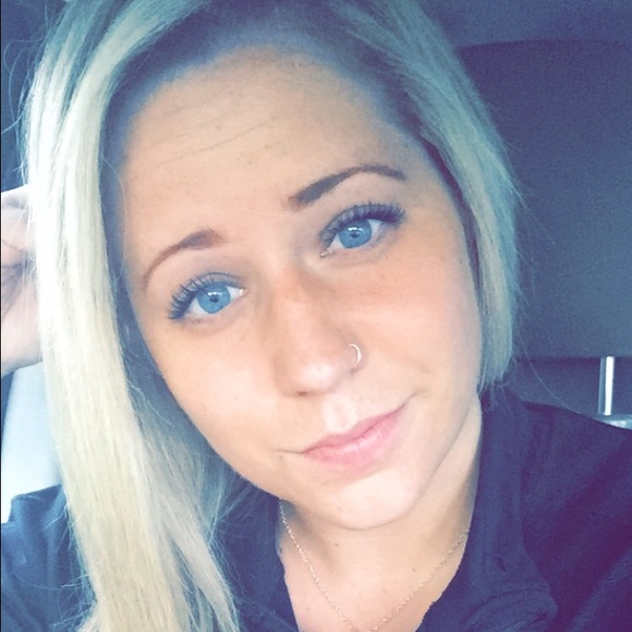 Meet your Posher, Michelle - Picture 1 of 1