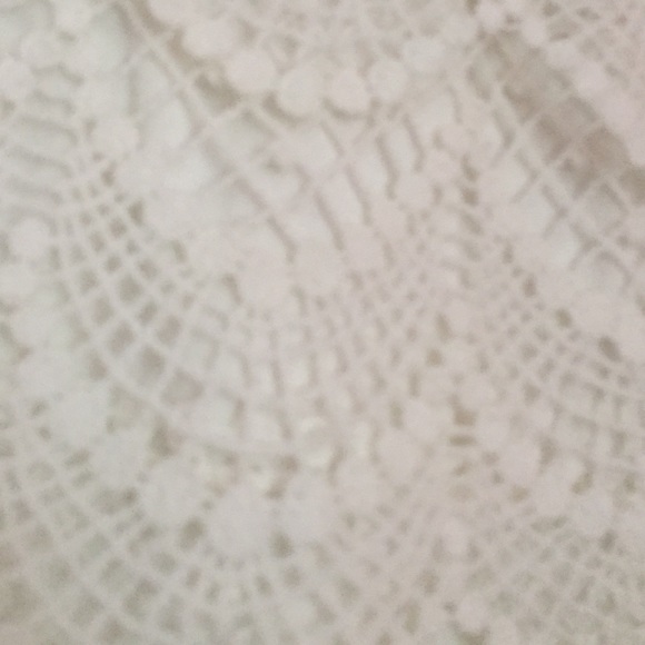 White skirt - Picture 3 of 4