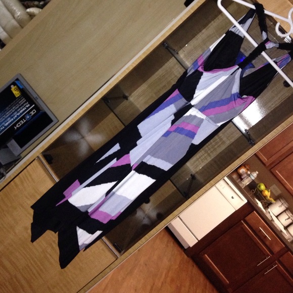 Dress - Picture 3 of 4