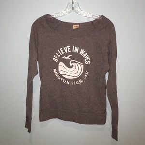 long sleeve graphic crew neck